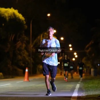 Runner Photo 1571721