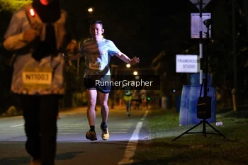 Runner Photo 1571730