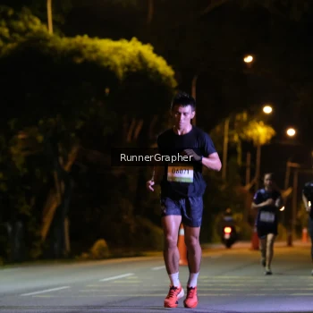 Runner Photo 1571741