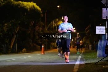 Runner Photo 1571842