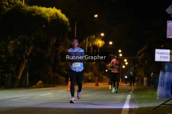 Runner Photo 1572100