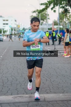 Runner Photo 1572342