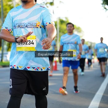 Runner Photo 1575879