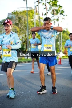 Runner Photo 1575895