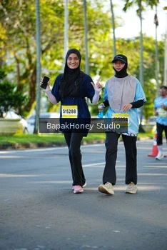 Runner Photo 1575949