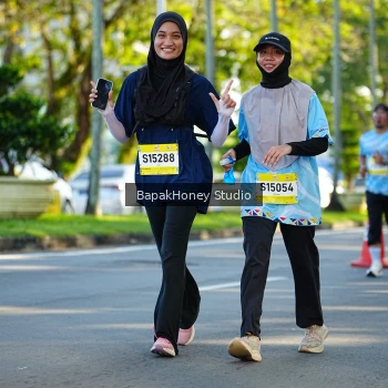 Runner Photo 1575953