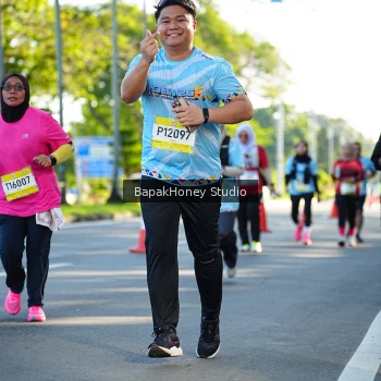 Runner Photo 1576092