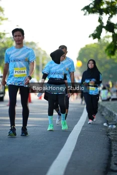 Runner Photo 1576211