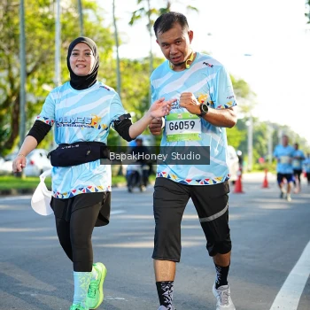 Runner Photo 1576270
