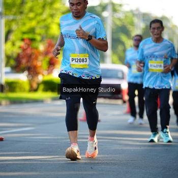 Runner Photo 1576300