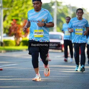 Runner Photo 1576301