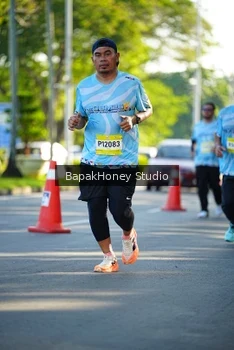 Runner Photo 1576305