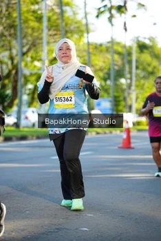 Runner Photo 1576523