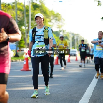 Runner Photo 1576529