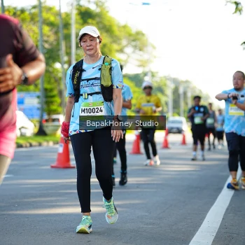 Runner Photo 1576533