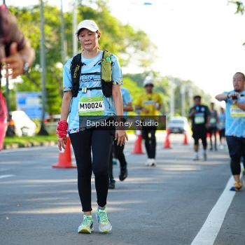Runner Photo 1576534