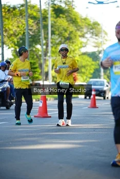 Runner Photo 1576565