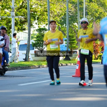 Runner Photo 1576569