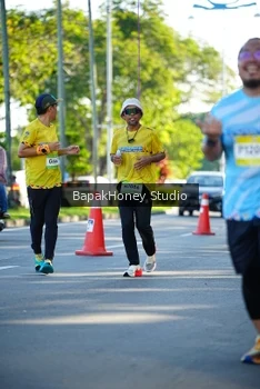 Runner Photo 1576572