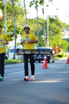 Runner Photo 1576584