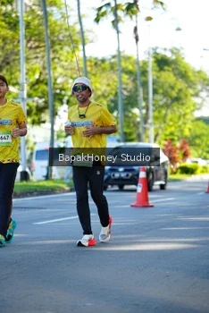 Runner Photo 1576585