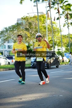 Runner Photo 1576592