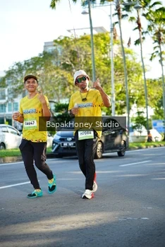 Runner Photo 1576599