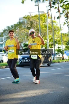 Runner Photo 1576603