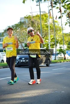 Runner Photo 1576605