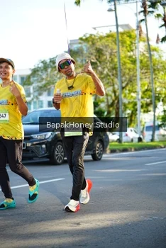 Runner Photo 1576618