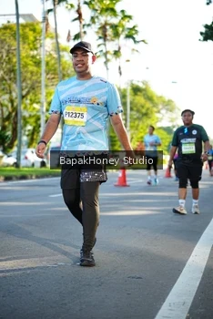 Runner Photo 1576645
