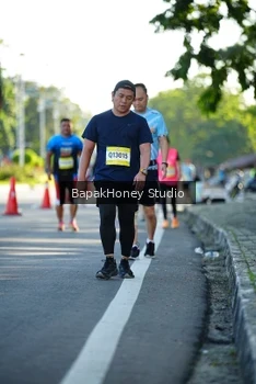 Runner Photo 1576662