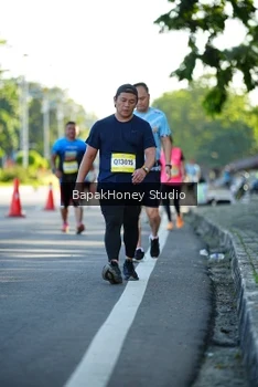 Runner Photo 1576665