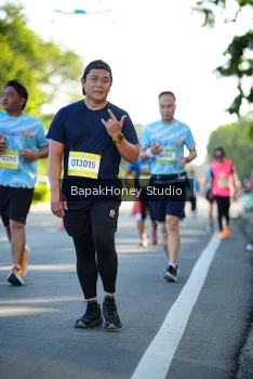 Runner Photo 1576690