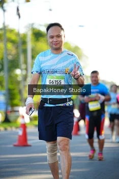 Runner Photo 1576695