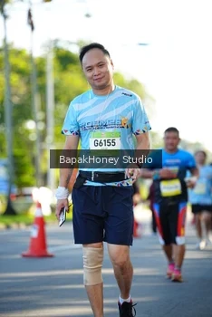 Runner Photo 1576698
