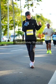 Runner Photo 1576735