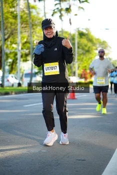 Runner Photo 1576742
