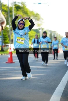 Runner Photo 1576779