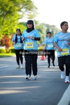 Runner Photo 1576782