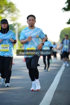 Runner Photo 1576800
