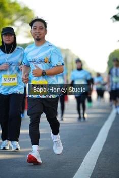 Runner Photo 1576809
