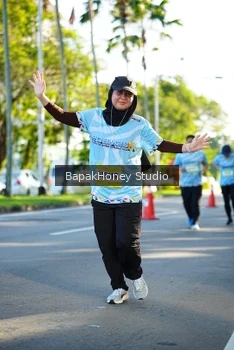 Runner Photo 1576811