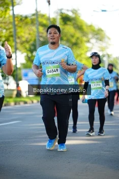 Runner Photo 1576825