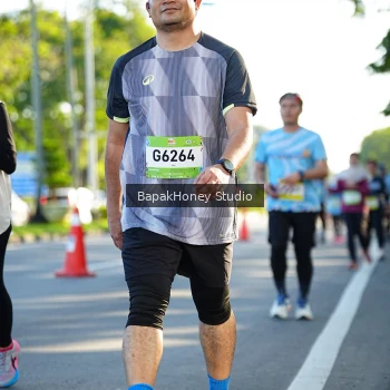 Runner Photo 1576859