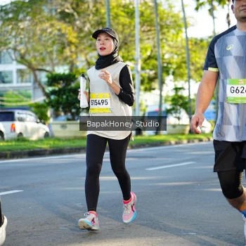 Runner Photo 1576863