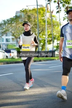 Runner Photo 1576867