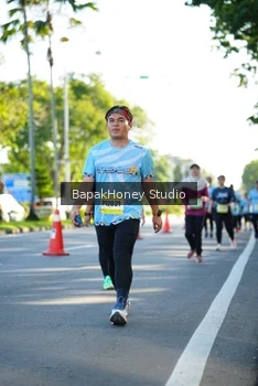 Runner Photo 1576872