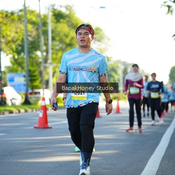 Runner Photo 1576875