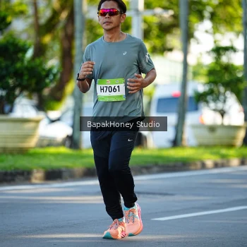 Runner Photo 1576883